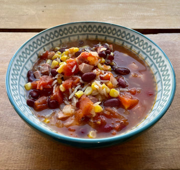 Soupe au jambon et aux haricots noirs à la caribéenne